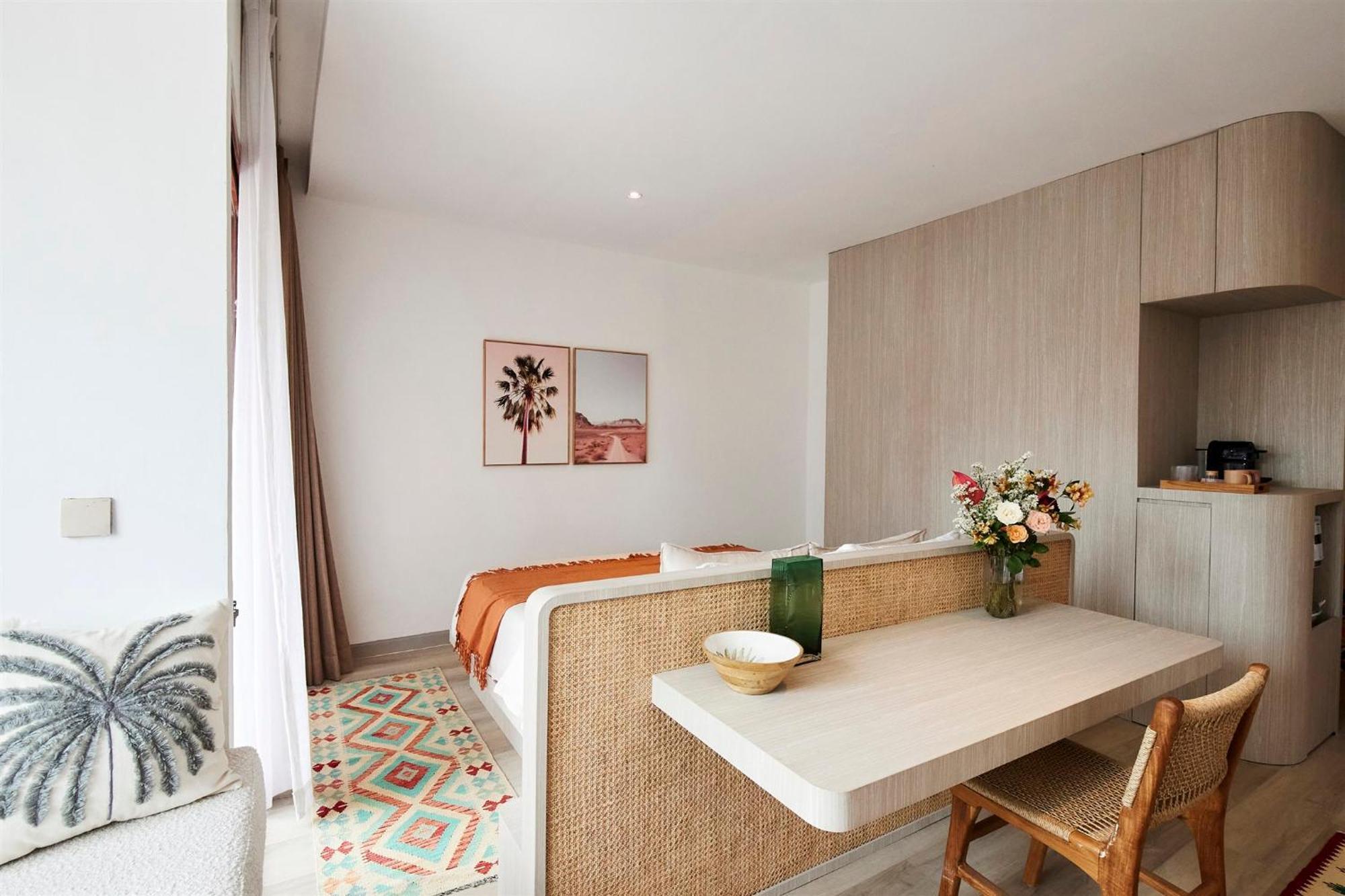 Neon Rose Motel Canggu Εξωτερικό φωτογραφία